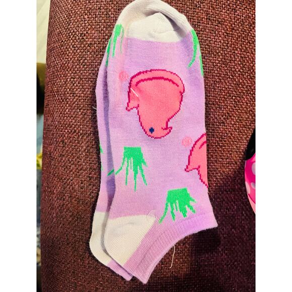 Minnie mouse Easter adorable bundle plush ,Sand bucket , peep socks bubbles - Picture 6 of 7